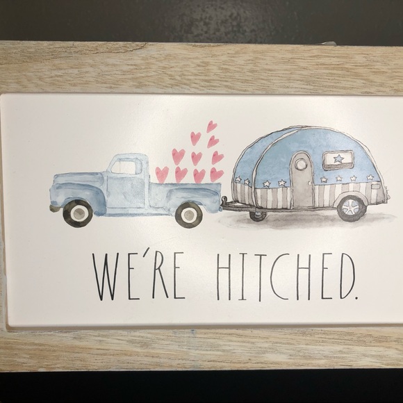 Rae Dunn WE'RE HITCHED Wooden Plaque. - Picture 2 of 7